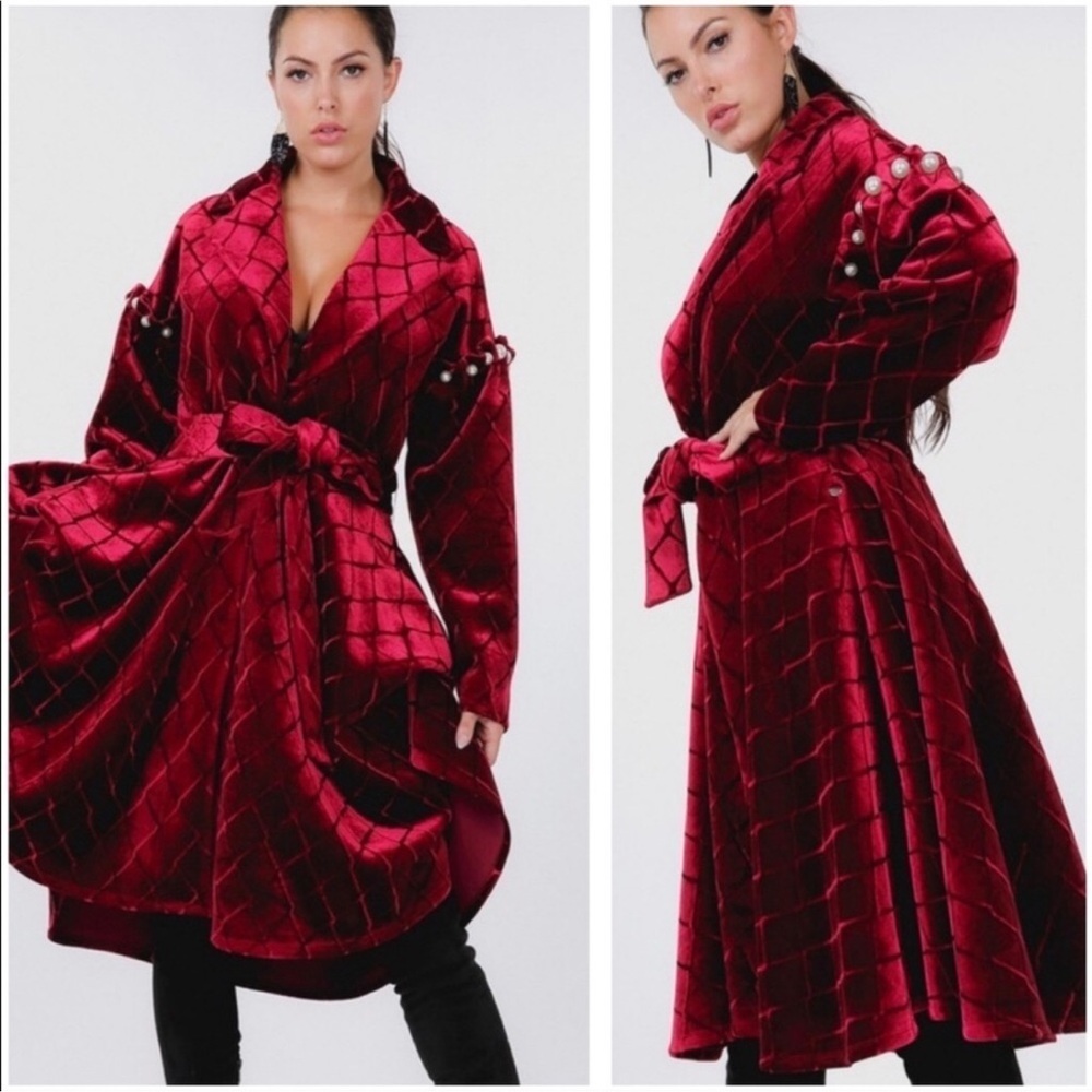 ELITE EUROPEAN VELVET COAT WITH PEARL ACCENTS NWT